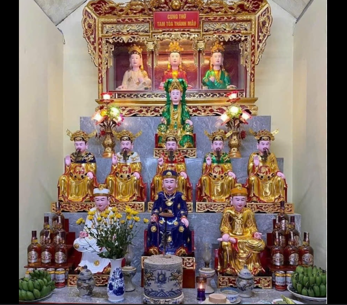 bàn thờ mẫu Tam Phủ